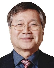 군사학과 학과장 채성준 군사학과 학과장 채성준